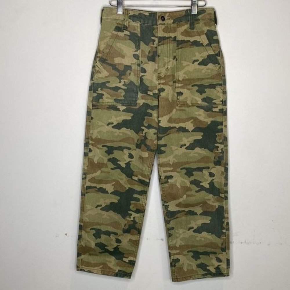 Free People Remy Camo Crop Pants in Moss: Size 26